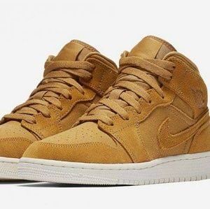 (SOLD) NIB RETRO 1 Js WOMEN 8